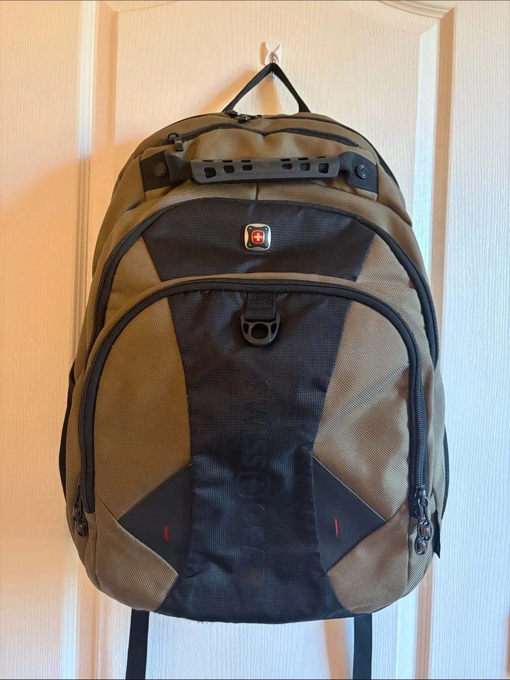 SwissGear Pulsar 16